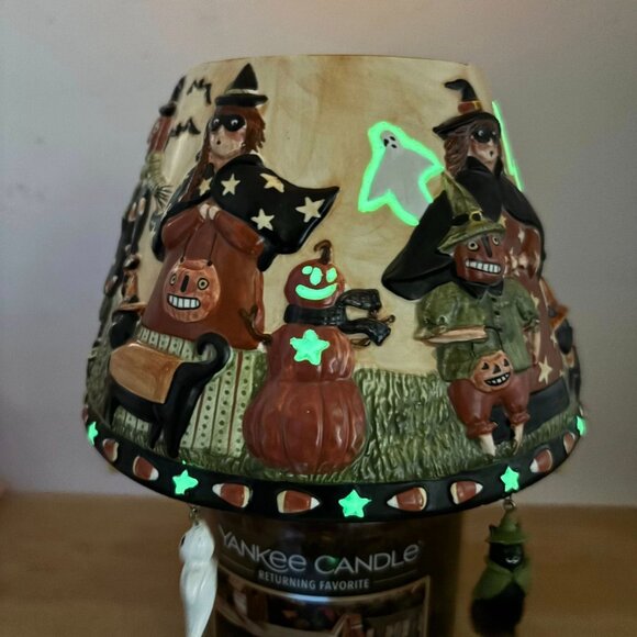 Yankee Candle Halloween Jar Shade by Teresa Kogut (2005) – Glow-in-the-Dark Ghos - Picture 3 of 12